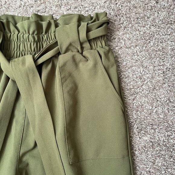 Green Grace Karin Cropped Paper Bag Waist Pants with Pockets - Picture 2 of 3